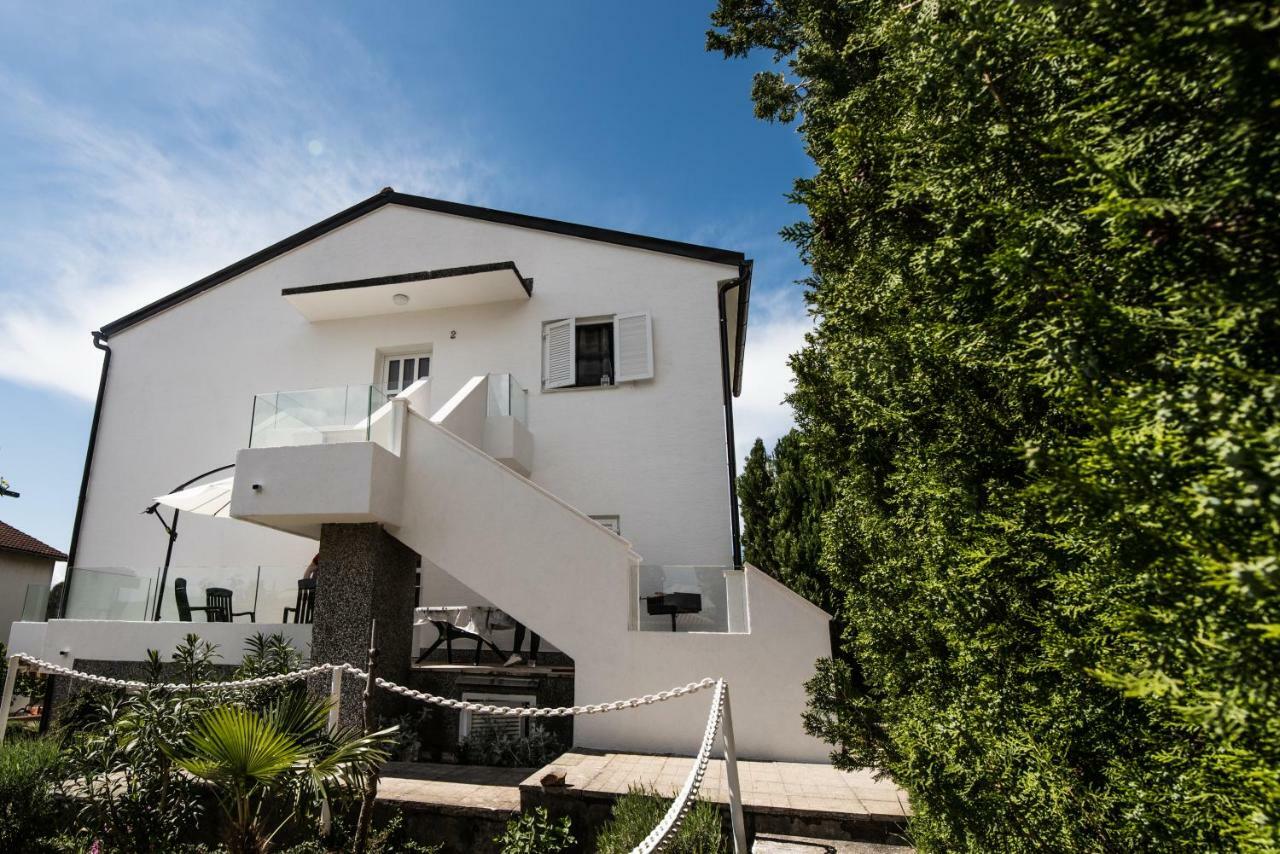 Cornus Vallis Krk Town Exterior foto